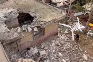 U.S. and Iran Survey the Damage After a Night of Intense Strikes